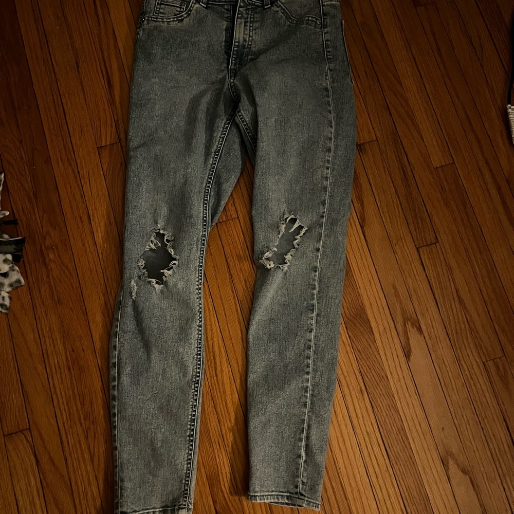 H&M JEANS. GOOD CONDITION.